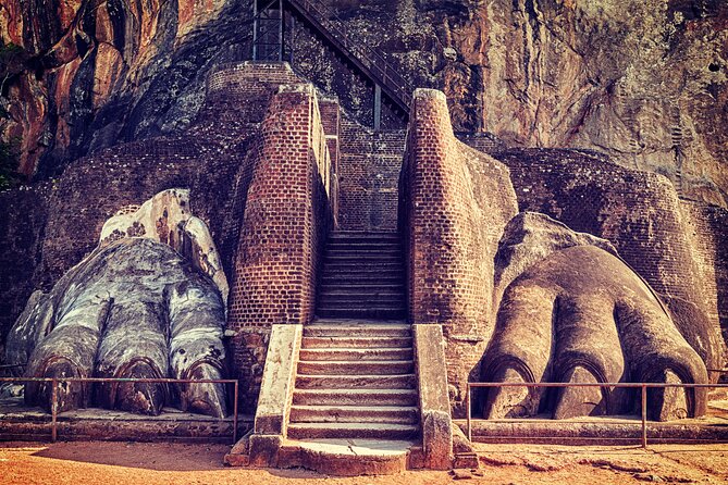 09 Days in Sri lanka - Major Attractions - Ella Day: Nine Arches Bridge, Views, Caves, and a Railway Engineering Moment