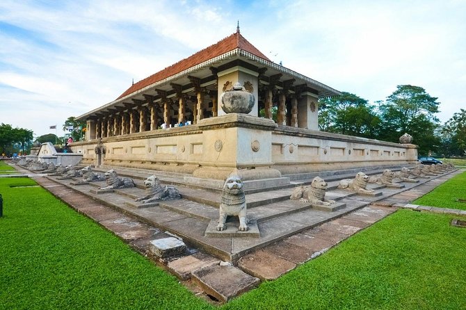 Best of Colombo - Private Guided City Tour - Guide and driver: what makes this tour feel personal