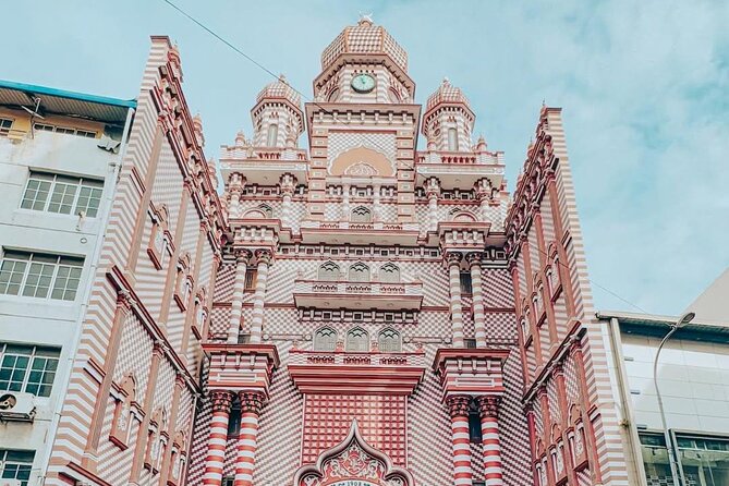 Colombo by Tuk Tuk – Sightseeing Entry Fees included - Old Town Hall (small fee, quick look)