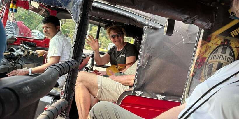 Colombo: City Sightseeing Tour by Tuk-Tuk with Pickup - Colonial Colombo and the sea-facing landmarks you’ll notice right away
