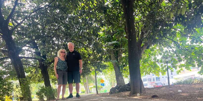 Colombo: City Sightseeing Tour by Tuk-Tuk with Pickup - The mosque-and-railway neighborhoods: quick looks, big landmarks