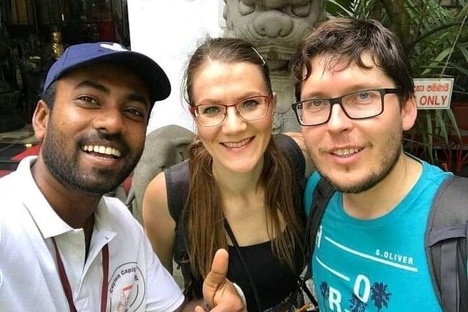 Colombo City Tour by Car – Private & All-Inclusive - Pettah Market: the fastest way to understand Colombo street life