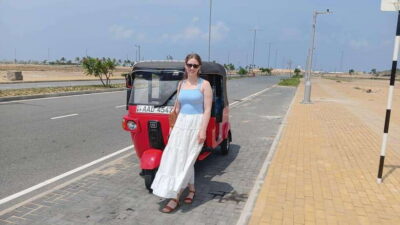 Colombo City Tour by Tuk-Tuk with Hotel Pickup - All Include - Starting in Pettah: Jami Ul-Alfar Mosque, a granite Hindu temple, and Wolvendaal Church