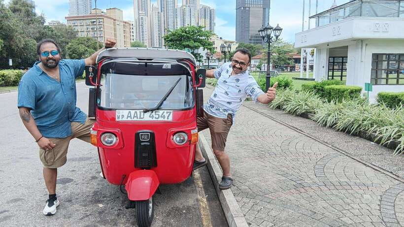Colombo City Tour by Tuk-Tuk with Hotel Pickup - All Include - Viharamahadevi Park and Independence Square: parks and photos with meaning
