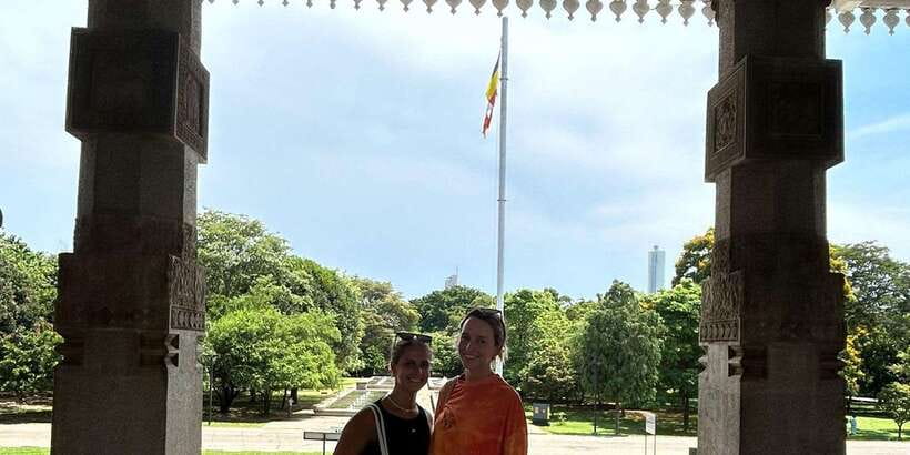 Colombo: City Tour by Tuk Tuk with Pickup - All Inclusive - Temple-and-Artifact Start at Gangaramaya and Sri Kailawasanathan Swami
