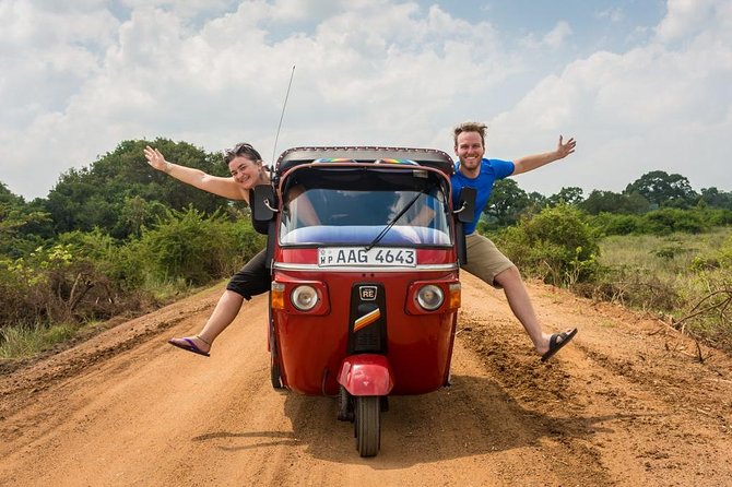 Colombo City Tour By Tuk Tuk - World Trade Center to the colonial CBD walk