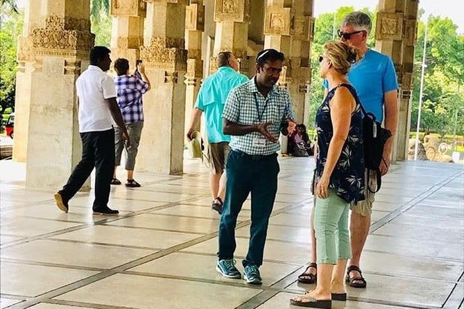 Colombo City Tour with Lunch/Dinner - All Inclusive - Old Town Hall and Colombo Fort: Ending with Colonial-Era Landmarks