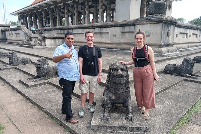 Colombo City Tuk Tuk - A Hindu temple stop and what to expect from etiquette