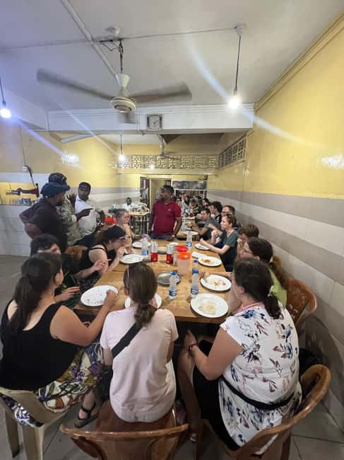 Colombo: Local Food Tour & Sightseeing by Tuk-Tuk with Meals - Pettah market: your hour for street energy and bargains