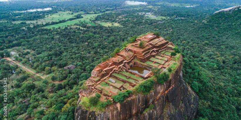 Colombo/Negombo to Sigiriya, Dambulla & Jeep Safari Day Tour - Dambulla Cave Temple: UNESCO art you can actually read