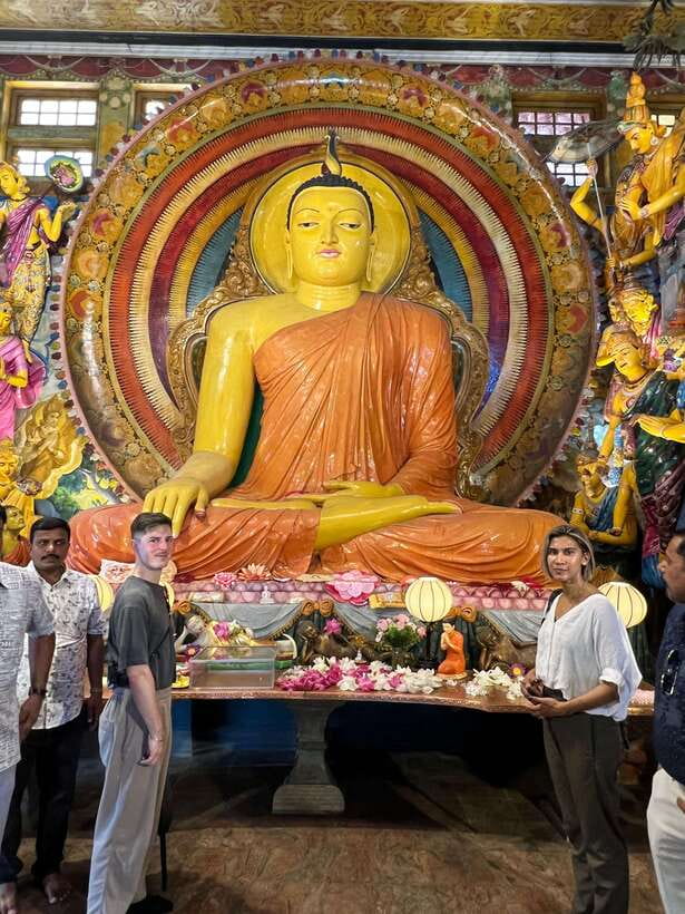 Colombo: Private City Tour with Local Food Tour by Tuk-Tuk - Landmark Drives and Hopper Stops: How You Taste Sri Lanka While Seeing Colombo