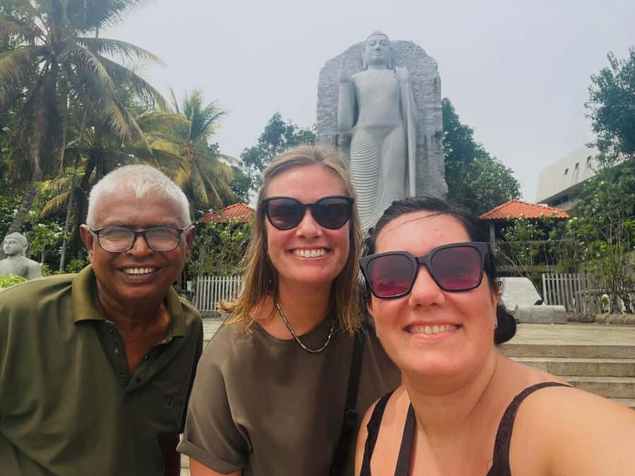 Colombo: Private Guided Tour of the City by Tuk-Tuk - Private guide power: safety, English, and route flexibility