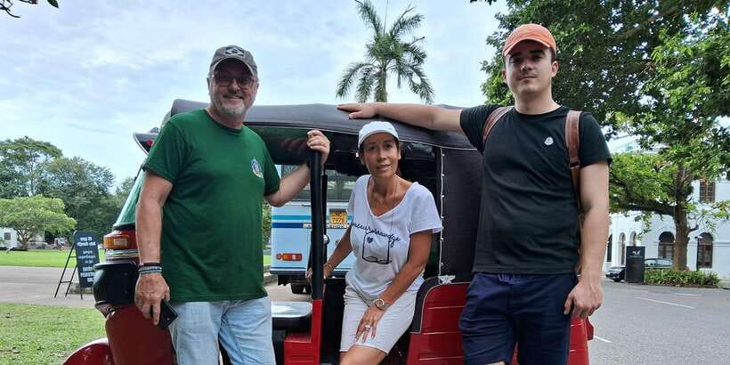 Colombo: Private Tuk-Tuk City Tour with All Entry Fees - Pettah Market: Where Colombo Breathes