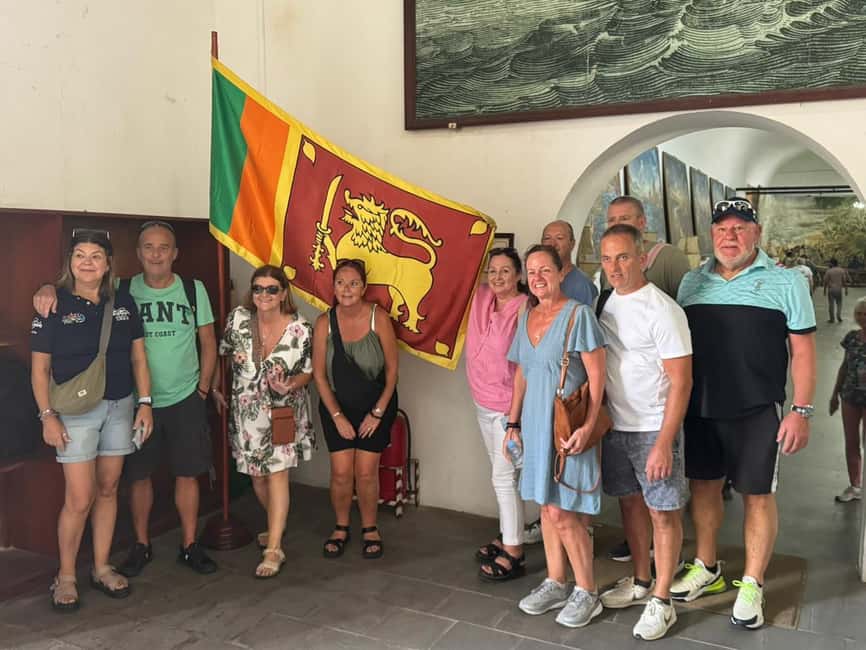 Colombo: Private Tuk-Tuk City Tour with Guide & All Tickets - Viharamahadevi Park and Galle Face Green: the best breaks from city streets