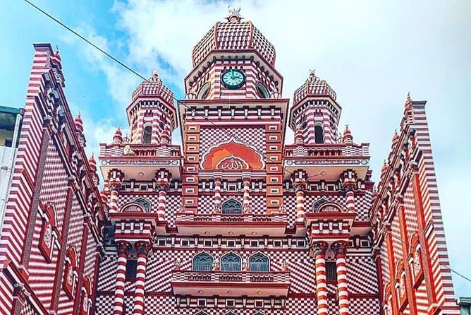 Colombo Sightseeing & Shopping - Pettah’s Jami Ul-Alfar Mosque: A Short Stop With Real City Texture