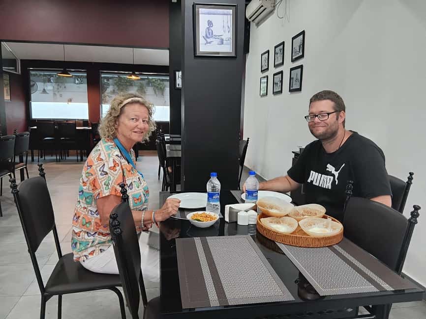 Colombo: Tastiest Local Food Tour by Tuk-Tuk Meals Included - The tea, juices, and the sweet finish with kittul syrup