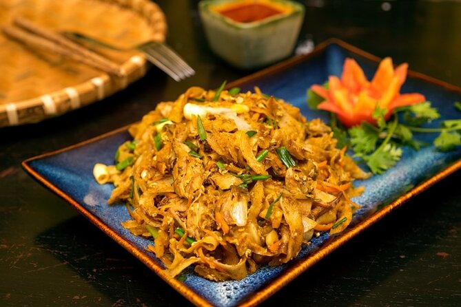 Colombo Tuk Tuk Adventure Explore Food & Culture - Temple stops that respect your time (and your attention span)