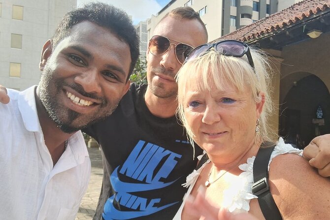 Colombo tuk tuk city tour -Entry Fees, and food Included - Independence Memorial Hall: That Independence Flame Moment