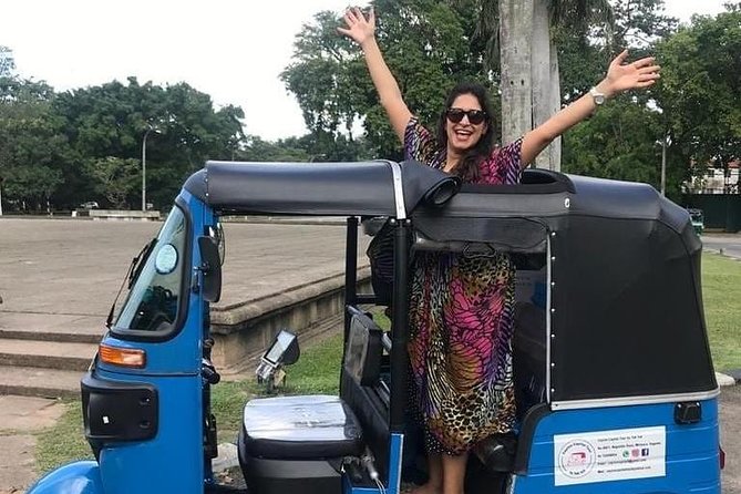 Colombo Tuk Tuk City Tour -Sightseeing Entry Fees & Food Included - How the drive feels: traffic chaos, photo timing, and real guide help