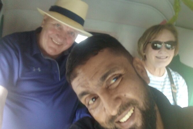 Colombo Tuk Tuk city tour with friendly Tuk driver(All inclusive) - Old Town Hall and Colombo Fort landmarks: civic buildings with a story in the stone