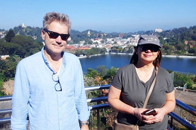Fabulous 6 Days in Sri Lanka by Mahaweli from Colombo - Day 3 Kandy to Nuwara Eliya: markets, gems, gardens, tea, and a waterfall break