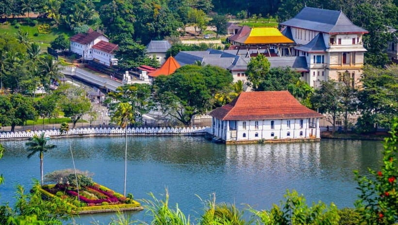 From Colombo: Kandy Temples and Pinnawala Full-Day Tour - Ambepussa Breakfast Stop: Fuel Before Temple Steps