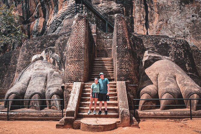 From Colombo: Sigiriya and Dambulla Day Trip and Safari - The Golden Temple stop: quick, but don’t sleep on it
