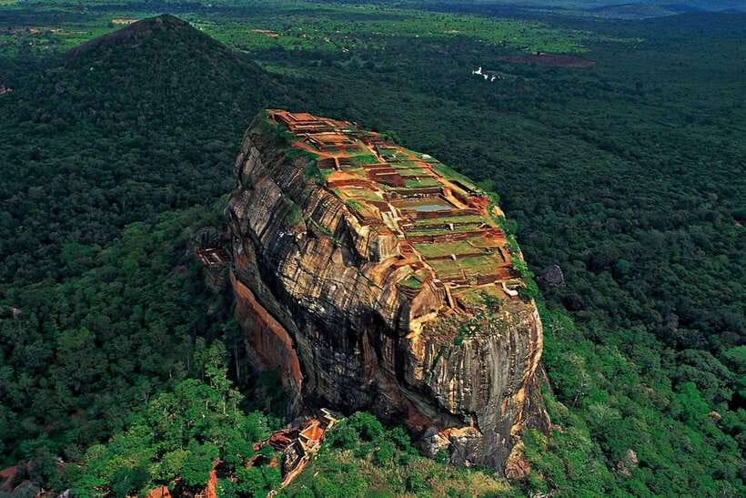 From Colombo: Sigiriya & Dambulla Day Tour with Safari - Morning Start in Colombo: the Kurunegala Breakfast Rhythm