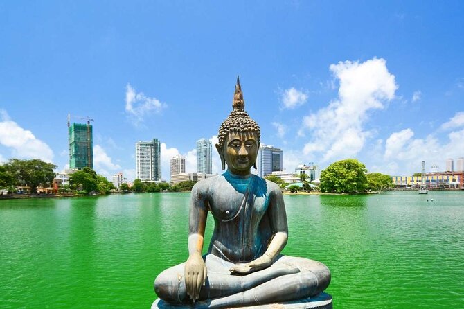 Half Day City Tour of Colombo - Jami Ul-Alfar Mosque: Indo-Saracenic details you can actually notice