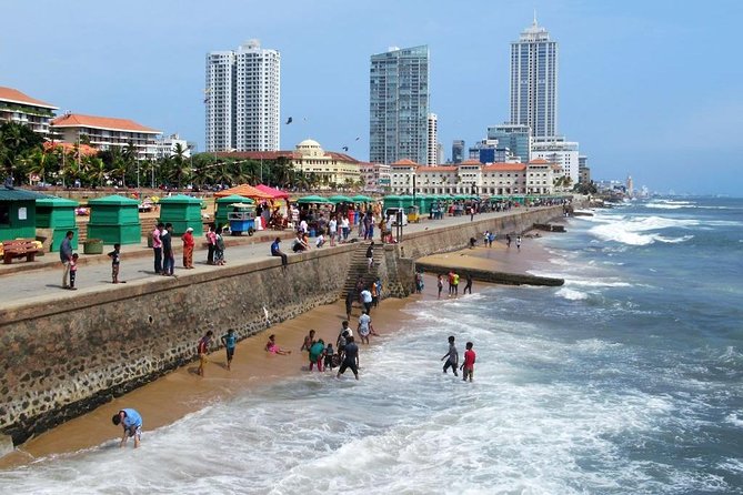 Private Colombo City Tour by Sri Lanka Private Drivers - Stop 3: Pettah Market for shopping chaos (the fun kind)
