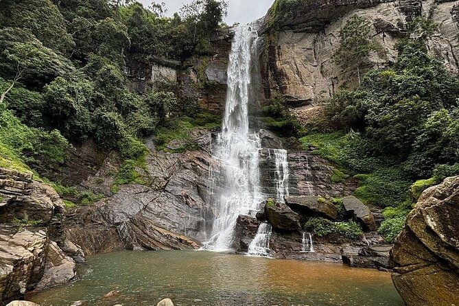 Private Multi Day Sri Lanka Tour with Chauffeur - Day 4 around Ella: Nine Arches Bridge, Mini Adams Peak, and tea-making at Glenloch