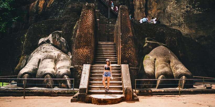 Sigiriya and Pidurangala Rock From Colombo - Sigiriya Crafts Tour: Wood Carvers and Batik Makers at Work