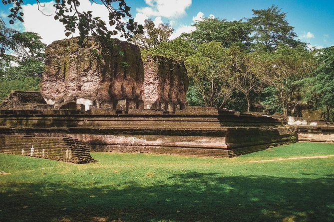 Sigiriya, Polonnaruwa & Dambulla "Trilogy" Day Tour from Colombo - Polonnaruwa and the Vatadage: seeing the “water city” logic