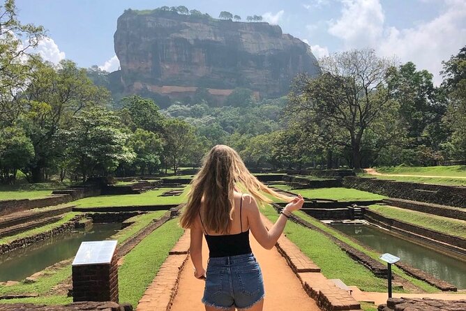 Sigiriya Rock Fortress and Cave Temples Day Trip - Craft village stop and lunch at Oakray Restaurant
