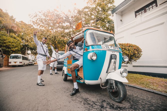 "THE ORIGINALS" Tuk Tuk Safari Colombo, the first and the best. - Spice, coffee, tea, and the snacks that make it feel like value