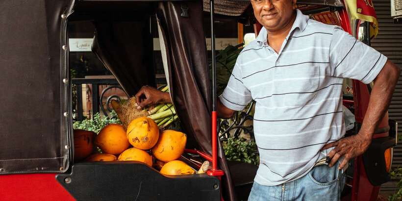 The True Essence of Colombo:Private Highlights & Hidden Gems - Morning Snacks in the Big Park: Hoppers, Vegetable Roti, and Shade