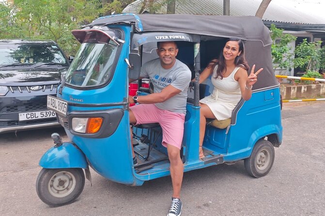 Tuk Tuk Private Tour Exploring Sri Lanka Capital of Colombo - Pettah Floating Market: boat-stall atmosphere without overdoing it